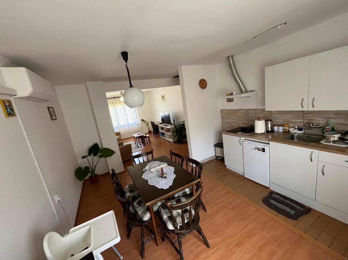 Apartman Velojic Donji Milanovac Bagian luar foto